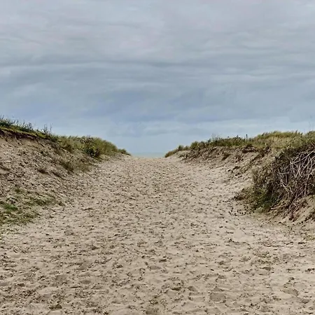 In Belgium Near Marina Nieuwpoort, Cleaning Included Lägenhet